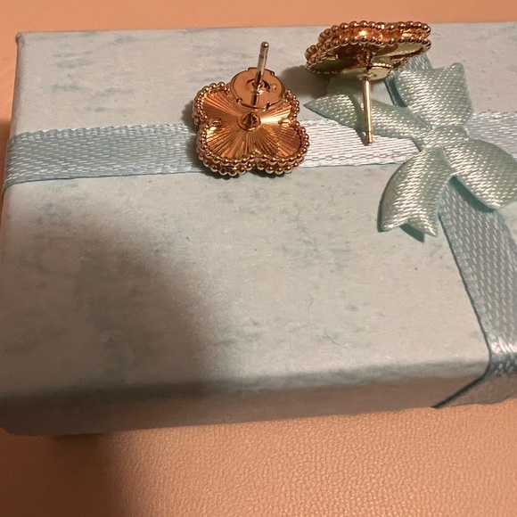 hongkong setting in 18k solid gold, 15mm, new without tag, never worn, - Picture 5 of 6